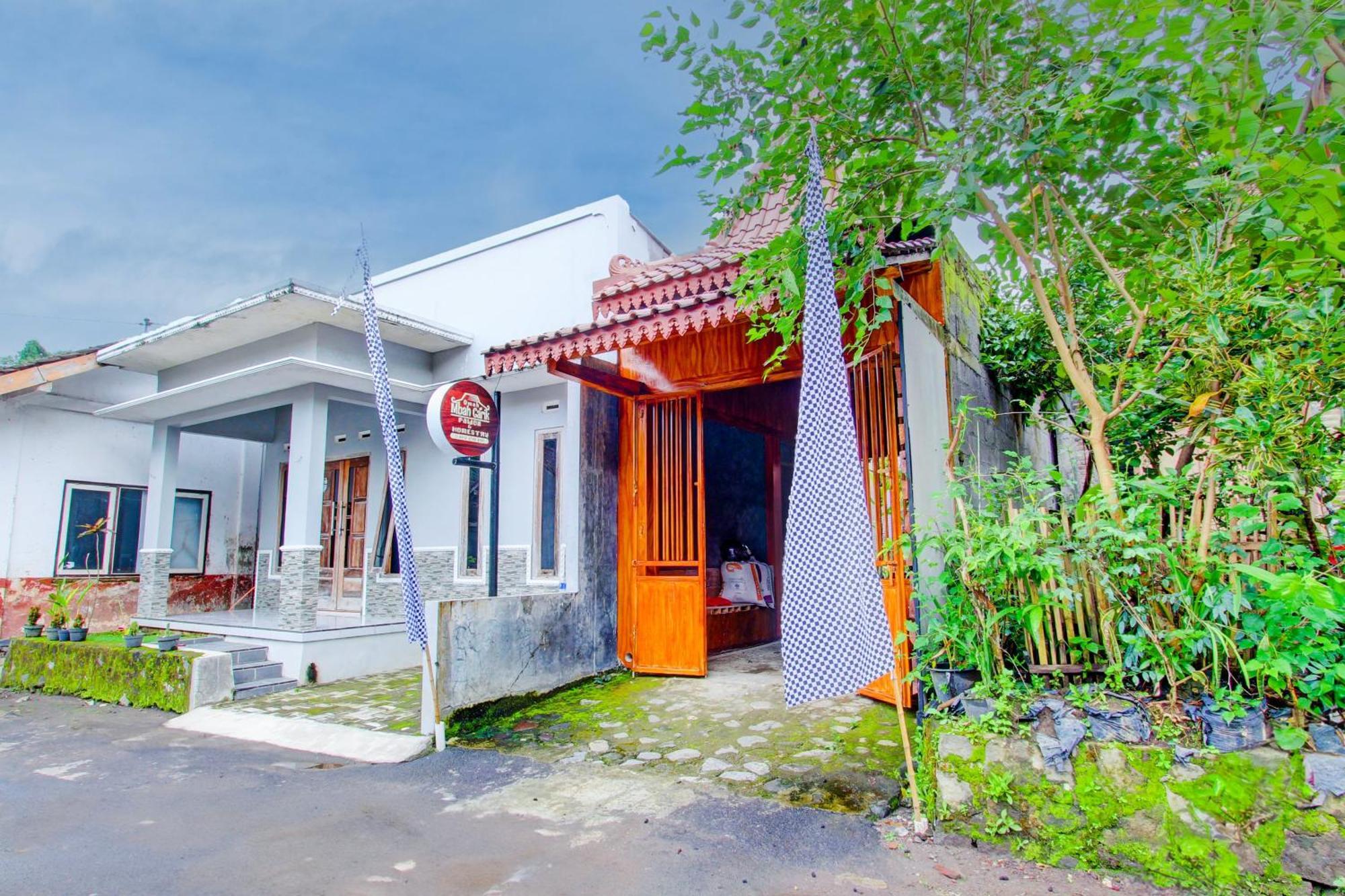 Hotel Oyo 93789 Mbah Carik Syari'ah